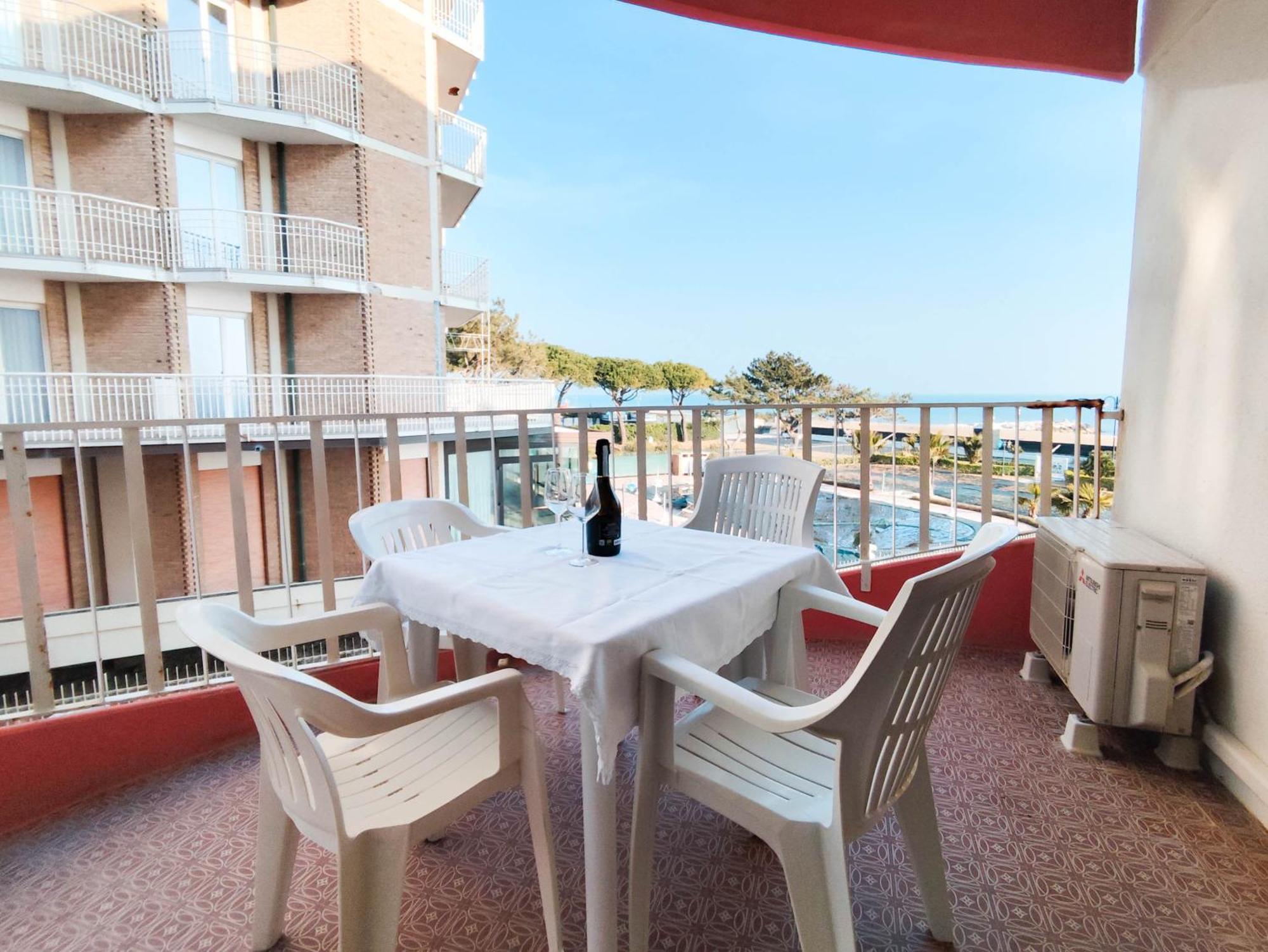 Apollo Fronte Mare Apartman Lido di Jesolo Kültér fotó